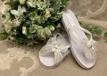 inexpensive flip flops for wedding